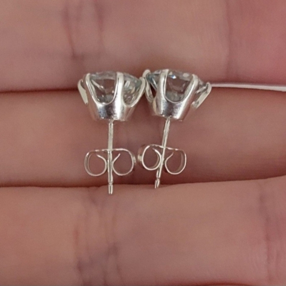 New 4ct Certified Moissanite Stud Earrings !!! - Picture 5 of 15